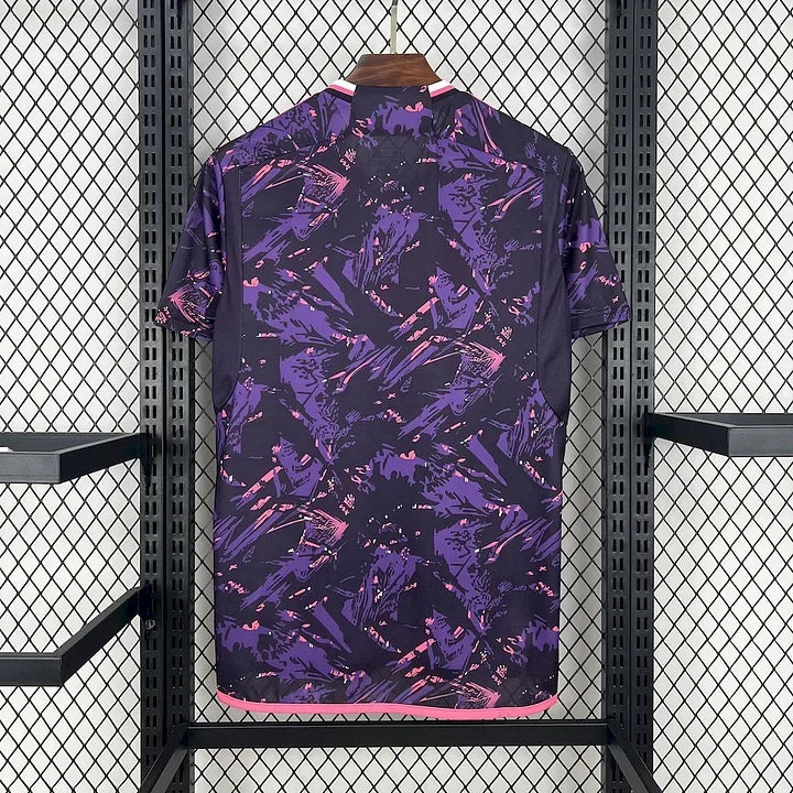 Maillot Real Madrid foot concept rose 2024 2025